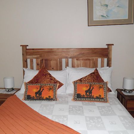 Reheifo Lodge George Room photo